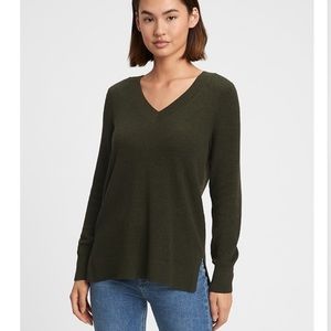 Gap V neck sweater Brand New with tags size S